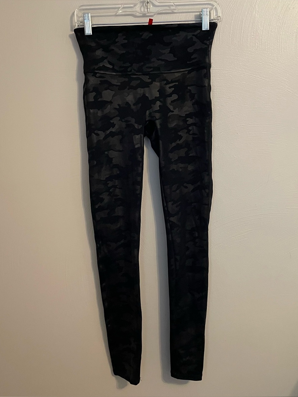 SPANX Black Camo Leggings Size Medium